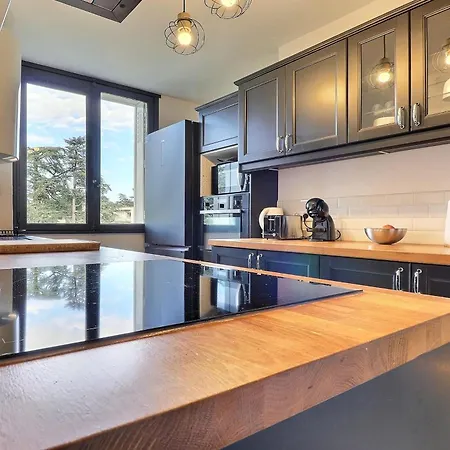 Le Curie - With Unobstructed View And Balcony - 5th Apartment *