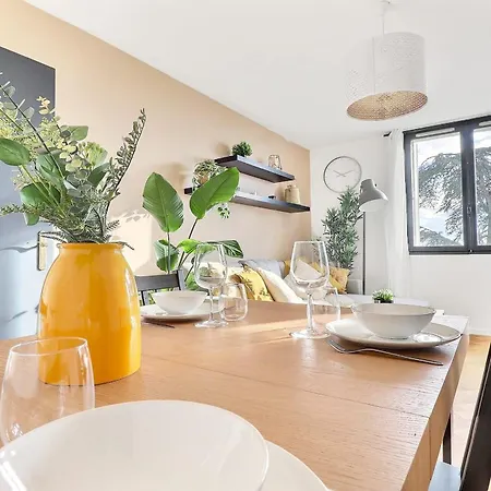 Le Curie - With Unobstructed View And Balcony - 5th Apartment *